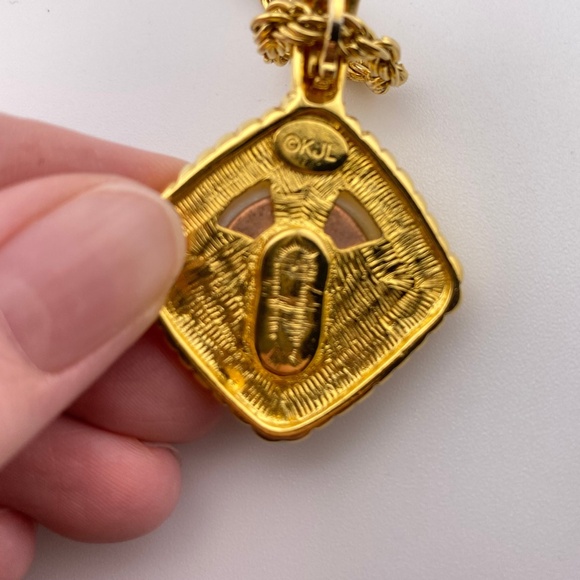 VTG Kenneth Jay Lane Faux Pearl Gold Tone Necklace - Picture 3 of 8